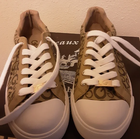 Guess Shoes Size 8 Canvas Monogram Sneakers NWOT - Picture 5 of 16